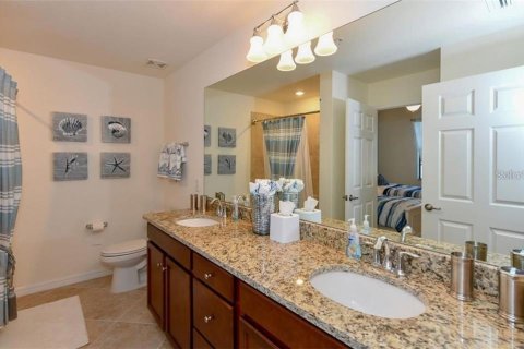 Condo in Lakewood Ranch, Florida, 3 bedrooms in LAKEWOOD NATIONAL  № 1915637 - photo 20