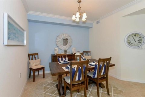Condo in Lakewood Ranch, Florida, 3 bedrooms in LAKEWOOD NATIONAL  № 1915637 - photo 9