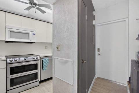 Copropriété à vendre à Pompano Beach, Floride: 2 chambres, 74.32 m2 № 2431308 - photo 12