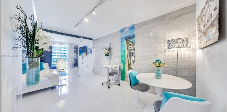 Estudio en el Condominio en Miami Beach, Florida № 2049915