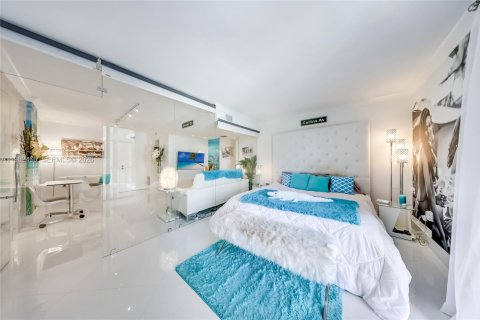 Condominio en venta en Miami Beach, Florida, 52.03 m2 № 2049915 - foto 9