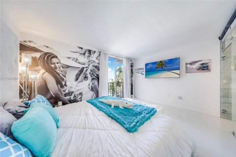 Condominio en venta en Miami Beach, Florida, 52.03 m2 № 2049915 - foto 10