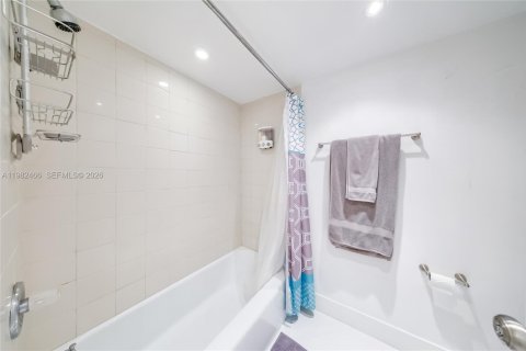 Condominio en venta en Miami Beach, Florida, 52.03 m2 № 2049915 - foto 13