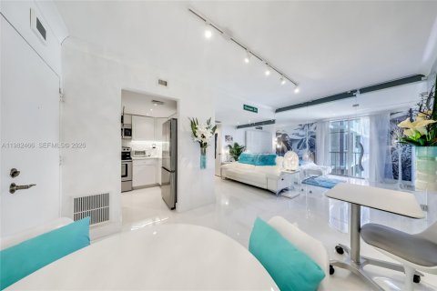 Condominio en venta en Miami Beach, Florida, 52.03 m2 № 2049915 - foto 5