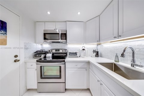 Condominio en venta en Miami Beach, Florida, 52.03 m2 № 2049915 - foto 3