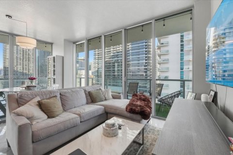 Condo in Miami, Florida, 2 bedrooms  № 1995733 - photo 15