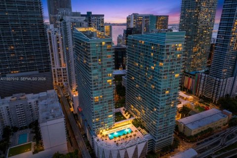 Condo in Miami, Florida, 2 bedrooms  № 1995733 - photo 2