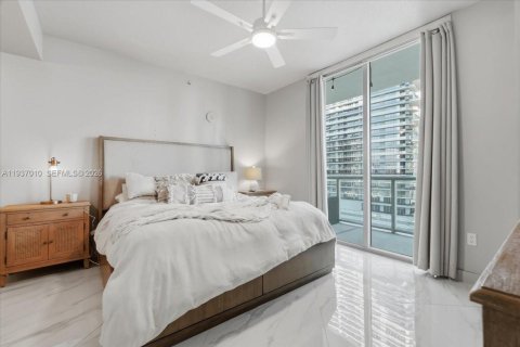 Condo in Miami, Florida, 2 bedrooms  № 1995733 - photo 5