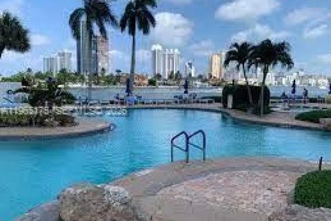 Condominio en alquiler en Aventura, Florida, 2 dormitorios, 126.81 m2 № 2029625 - foto 23