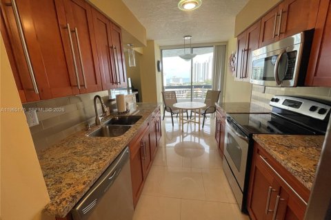 Condominio en alquiler en Aventura, Florida, 2 dormitorios, 126.81 m2 № 2029625 - foto 9