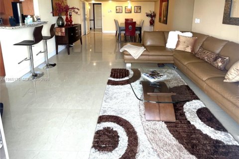 Condominio en alquiler en Aventura, Florida, 2 dormitorios, 126.81 m2 № 2029625 - foto 14