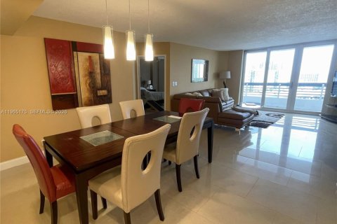 Condominio en alquiler en Aventura, Florida, 2 dormitorios, 126.81 m2 № 2029625 - foto 7