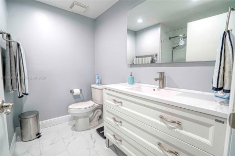 Снять в аренду таунхаус в Уэстон, Флорида 3 спальни, 134.06м2, № 2003849 - фото 24