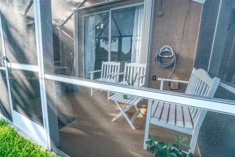 Снять в аренду таунхаус в Уэстон, Флорида 3 спальни, 134.06м2, № 2003849 - фото 27