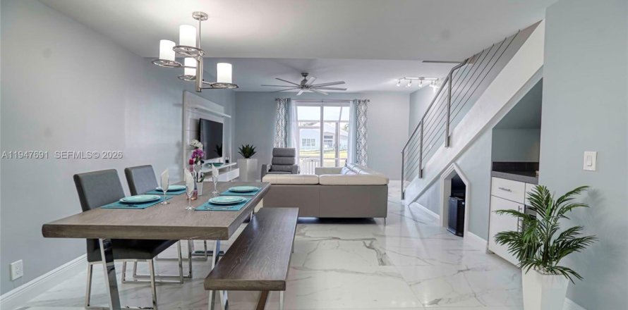 Таунхаус в Уэстон, Флорида 3 спальни, 134.06м2 № 2003849