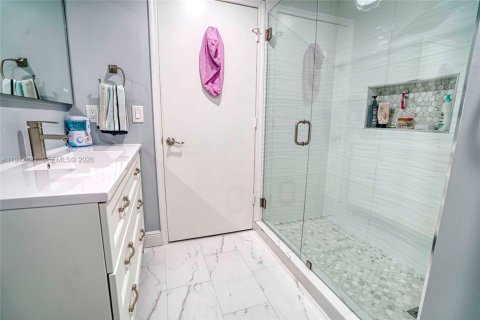 Снять в аренду таунхаус в Уэстон, Флорида 3 спальни, 134.06м2, № 2003849 - фото 25