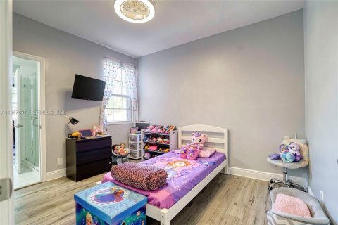 Снять в аренду таунхаус в Уэстон, Флорида 3 спальни, 134.06м2, № 2003849 - фото 20