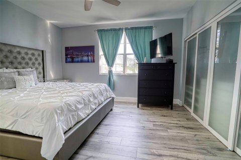 Снять в аренду таунхаус в Уэстон, Флорида 3 спальни, 134.06м2, № 2003849 - фото 22