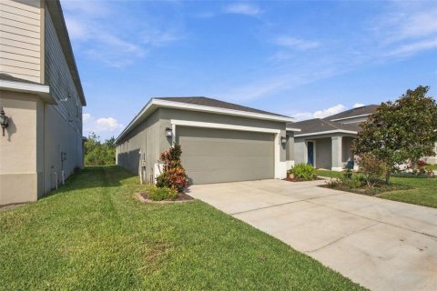 Villa ou maison à vendre à Land O' Lakes, Floride: 3 chambres, 142.14 m2 № 2416525 - photo 2