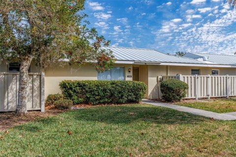 Condo in Crystal River, Florida, 2 bedrooms  № 2232371
