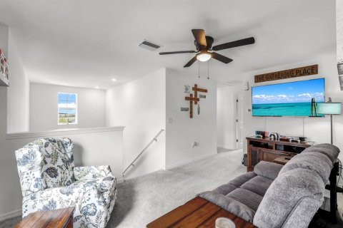 House in North Fort Myers, Florida 4 bedrooms, 175.12 sq.m. № 1565867 - photo 8