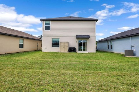 House in North Fort Myers, Florida 4 bedrooms, 175.12 sq.m. № 1565867 - photo 26