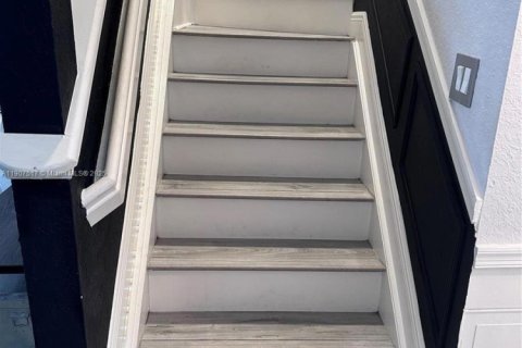 Снять в аренду таунхаус в Корал-Спрингс, Флорида 3 спальни, 195.47м2, № 1964042 - фото 14