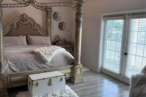 Снять в аренду таунхаус в Корал-Спрингс, Флорида 3 спальни, 195.47м2, № 1964042 - фото 19