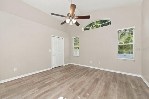 Villa ou maison à louer à Casselberry, Floride: 4 chambres, 171.03 m2 № 2386799 - photo 10