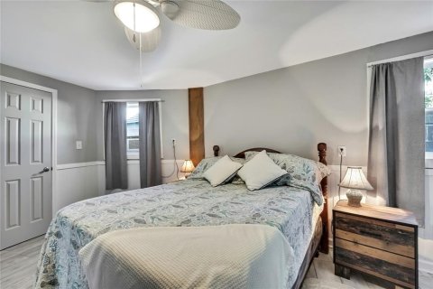 House in Hernando Beach, Florida 3 bedrooms, 110.83 sq.m. № 1550509 - photo 21