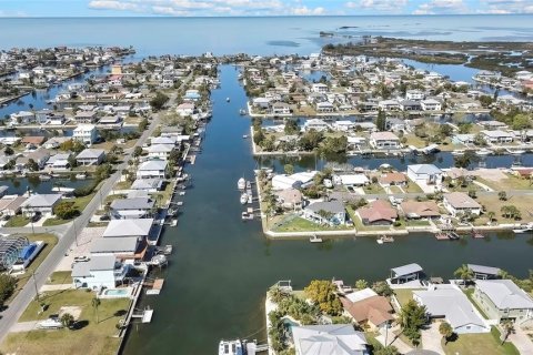 House in Hernando Beach, Florida 3 bedrooms, 110.83 sq.m. № 1550509 - photo 6