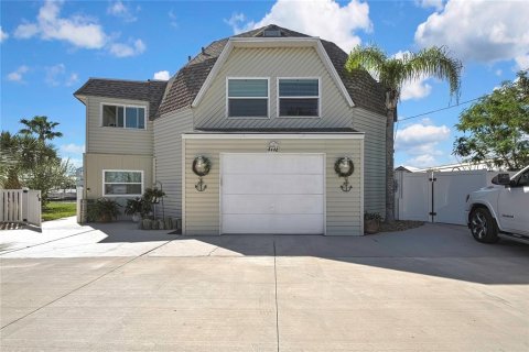 House in Hernando Beach, Florida 3 bedrooms, 110.83 sq.m. № 1550509 - photo 11