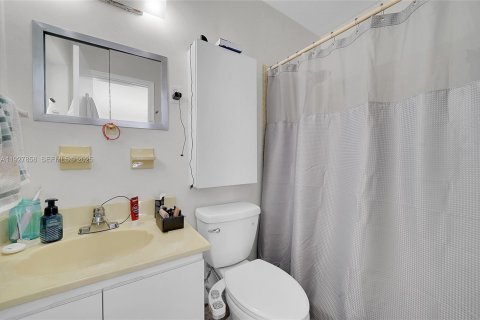 Casa en venta en Miami, Florida, 3 dormitorios, 107.02 m2 № 1988709 - foto 17