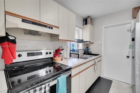 Casa en venta en Miami, Florida, 3 dormitorios, 107.02 m2 № 1988709 - foto 10