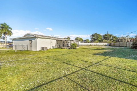 Casa en venta en Miami, Florida, 3 dormitorios, 107.02 m2 № 1988709 - foto 24