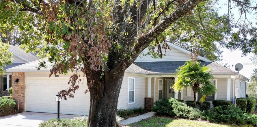 Villa ou maison à Leesburg, Floride 3 chambres, 153.57 m2 № 1514836