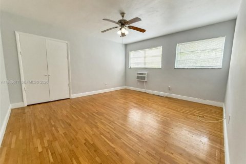 Copropriété à louer à Miami Shores, Floride: 2 chambres, 69.68 m2 № 1999011 - photo 19