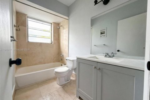 Copropriété à louer à Miami Shores, Floride: 2 chambres, 69.68 m2 № 1999011 - photo 8