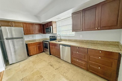 Copropriété à louer à Miami Shores, Floride: 2 chambres, 69.68 m2 № 1999011 - photo 7