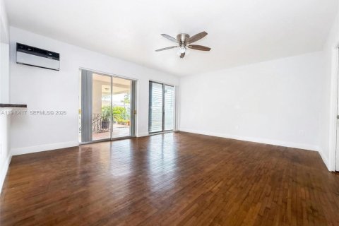 Copropriété à louer à Miami Shores, Floride: 2 chambres, 69.68 m2 № 1999011 - photo 6