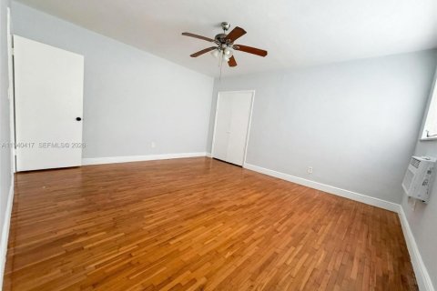 Copropriété à louer à Miami Shores, Floride: 2 chambres, 69.68 m2 № 1999011 - photo 17