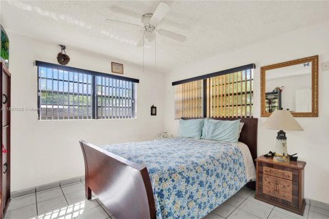 House in Cutler Bay, Florida 4 bedrooms, 189.15 sq.m. № 1942631 - photo 28