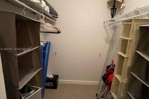 Condo in Miami, Florida, 2 bedrooms № 2030949 - photo 21