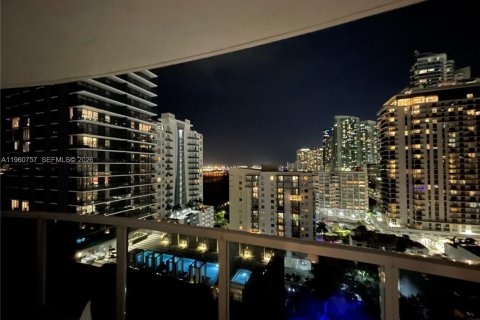 Condo in Miami, Florida, 2 bedrooms № 2030949 - photo 18