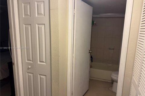 Appartement à louer à Hialeah, Floride: 1 chambre, 51.1 m2 № 1981607 - photo 6