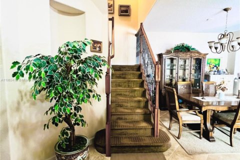 Townhouse in Homestead, Florida 4 bedrooms, 182.55 sq.m. № 1890418 - photo 4