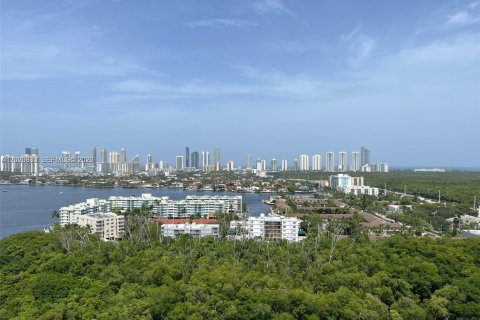 Copropriété à louer à North Miami Beach, Floride: 2 chambres, 104.33 m2 № 2385059 - photo 3