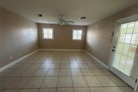 Casa en alquiler en Kissimmee, Florida, 4 dormitorios, 169.55 m2 № 2207878 - foto 11