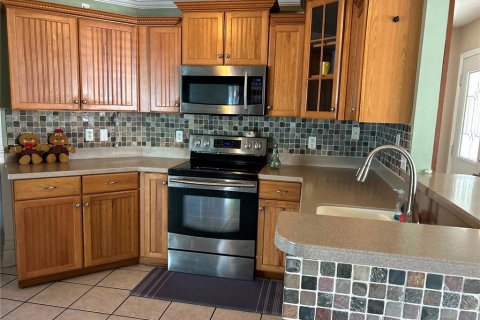 Casa en alquiler en Kissimmee, Florida, 4 dormitorios, 169.55 m2 № 2207878 - foto 18