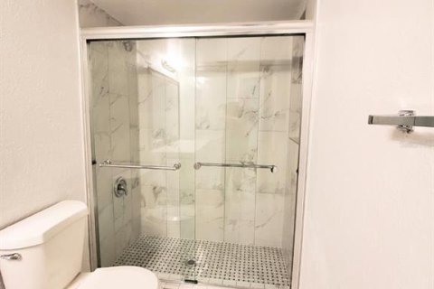 Купить кондоминиум в Орландо, Флорида 5 комнат, 107.58м2, № 1901175 - фото 9